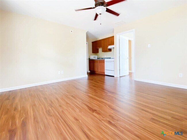 Building Photo - 118 Rush Haven