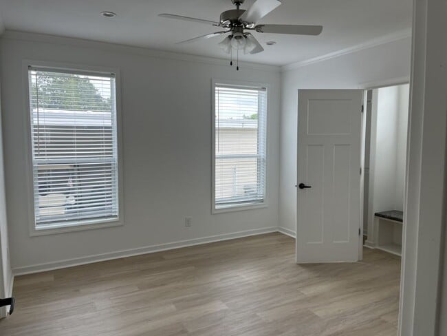 Building Photo - 4208 Long Lake Way