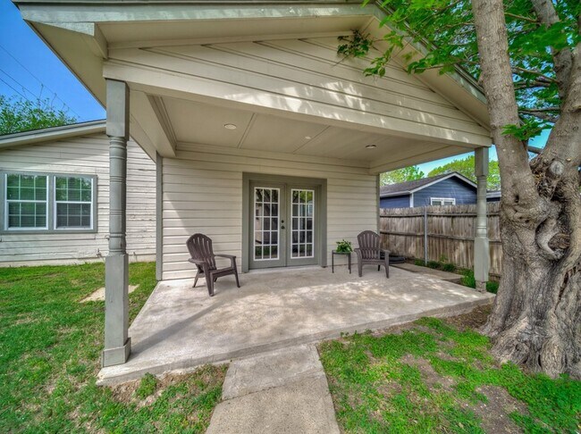 Building Photo - 3237 Olive Pl