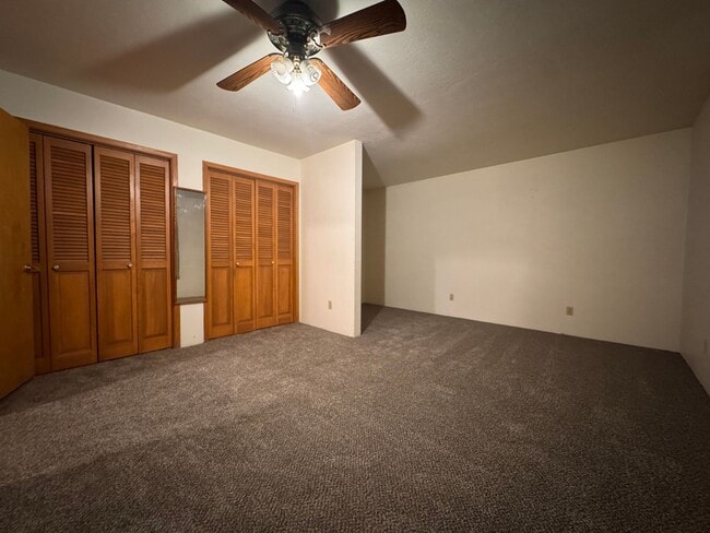 Building Photo - HOUSE FOR RENT IN THE JANESVILLE SCHOOL DI...