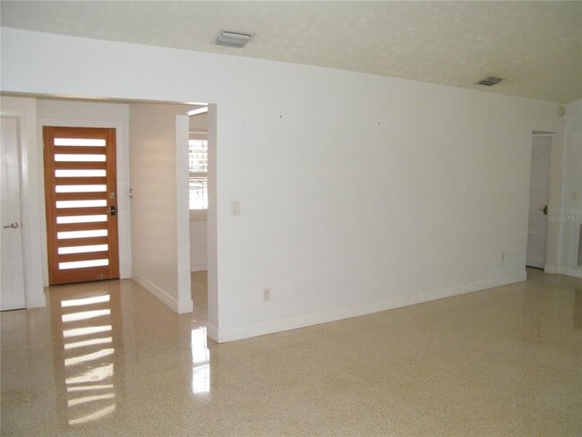 Building Photo - 1060 Jesse Ave