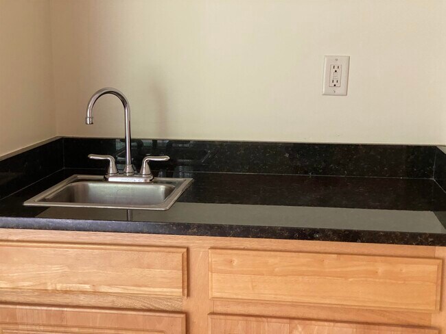 Building Photo - 99 S Mammoth Rd