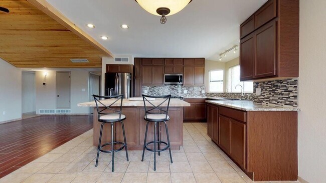 Building Photo - Northeast El Paso 5bed Refrig A/C house in...