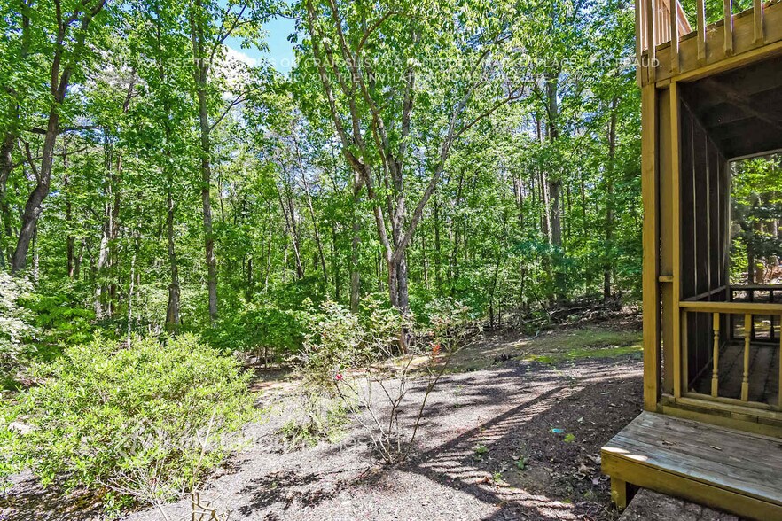 Building Photo - 110 Kenwood Dr