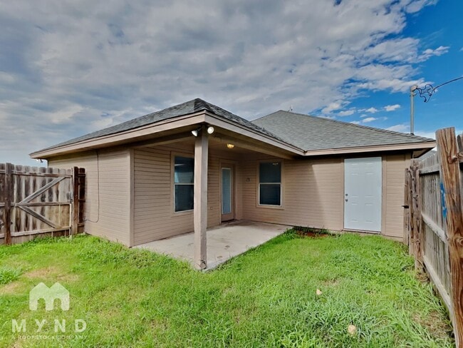 Building Photo - 104 Jolin Ln