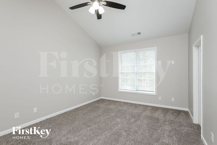 Building Photo - 731 Mallard Dr