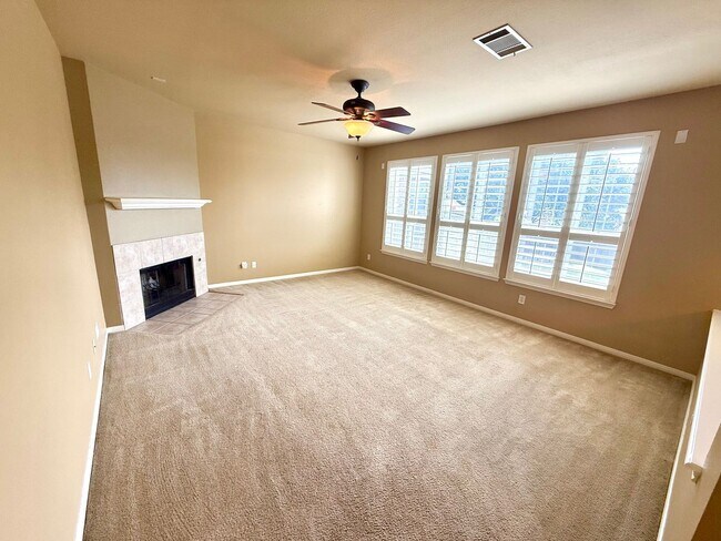 Building Photo - 842 Windhurst