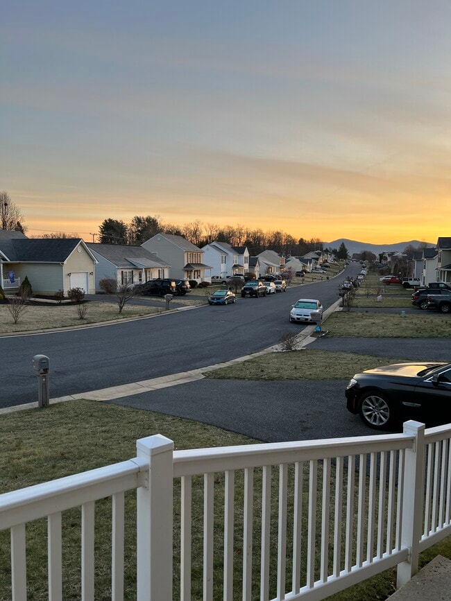 Street view - 644 Edwardian Ln