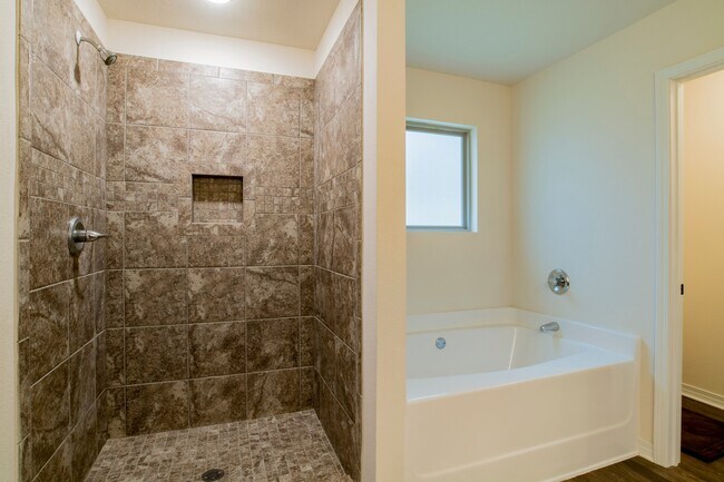 Building Photo - Beautiful 4 bedroom home in Pace