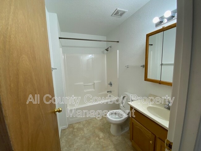 Building Photo - 929 E Palmer Dr