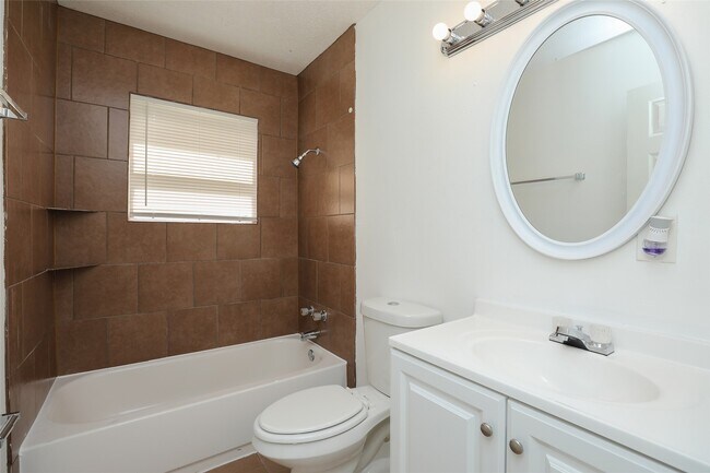 Building Photo - 5418 Myrtlewood St