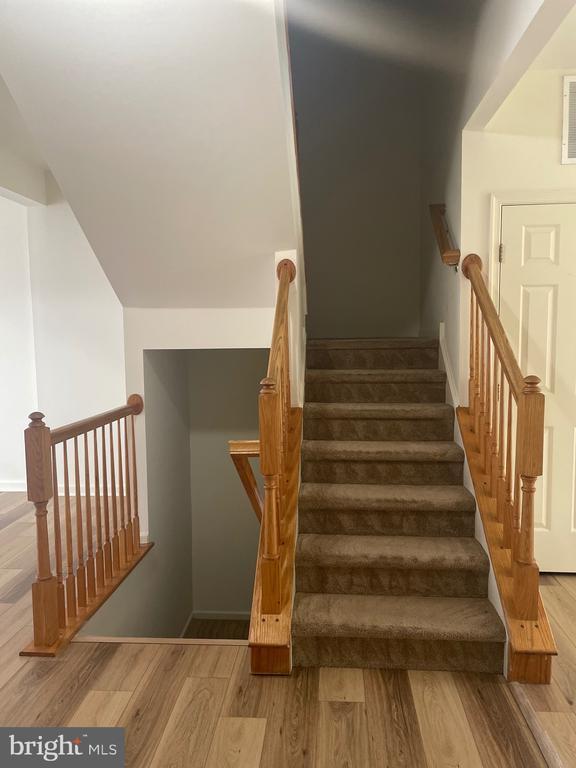 Building Photo - 5 Bridle Ct