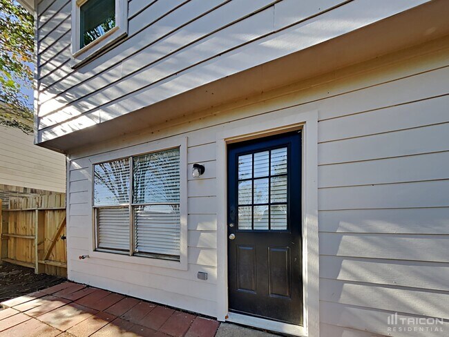 Building Photo - 9746 Phil Halstead Dr