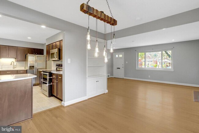 Building Photo - 3713 Lockwood Ln