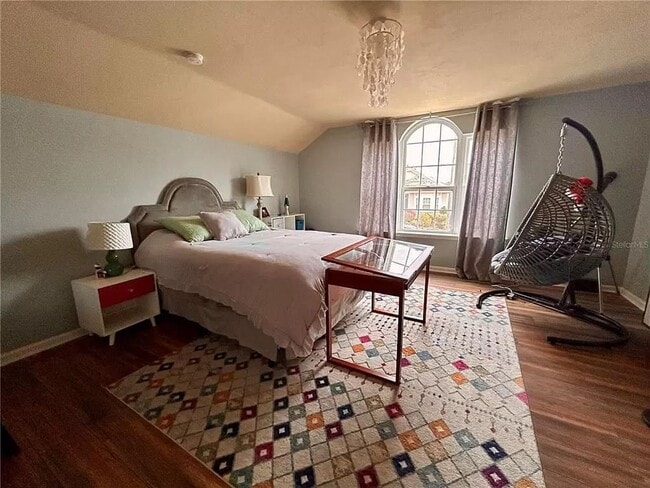 Building Photo - Beautiful 2 story home in Ellis Park