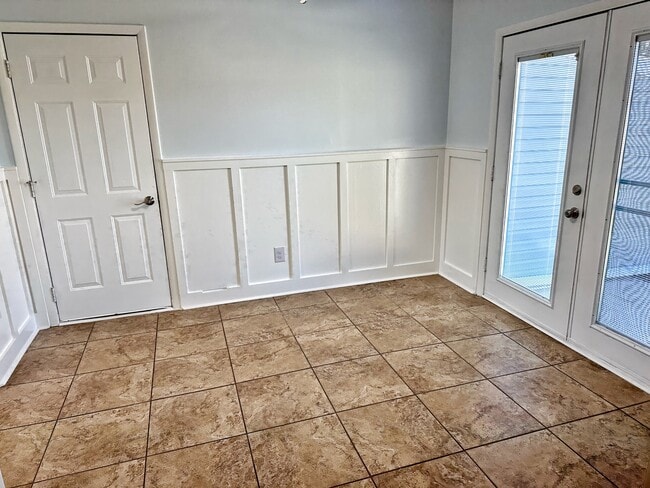 Building Photo - 115 Fieldcrest Dr