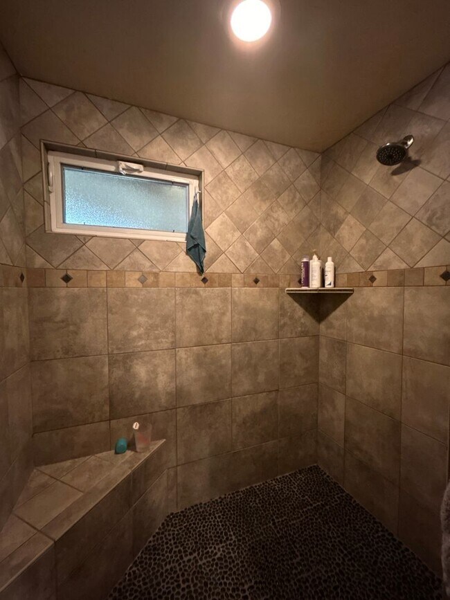 Building Photo - Country Living In The City - 3 Bedroom / 2 Bathroom Home on a Large Corner Lot