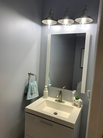 Building Photo - 223 SW 120th Ave