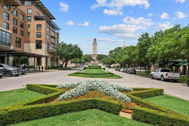 Building Photo - 2804 Rio Grande St