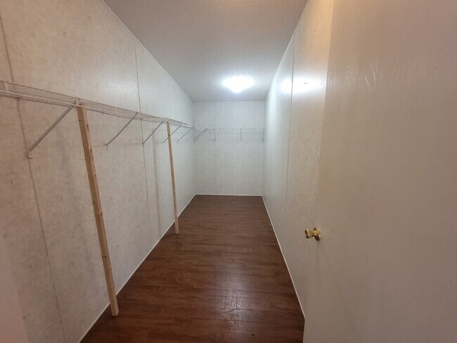 Building Photo - 4541 Deer Run Rd