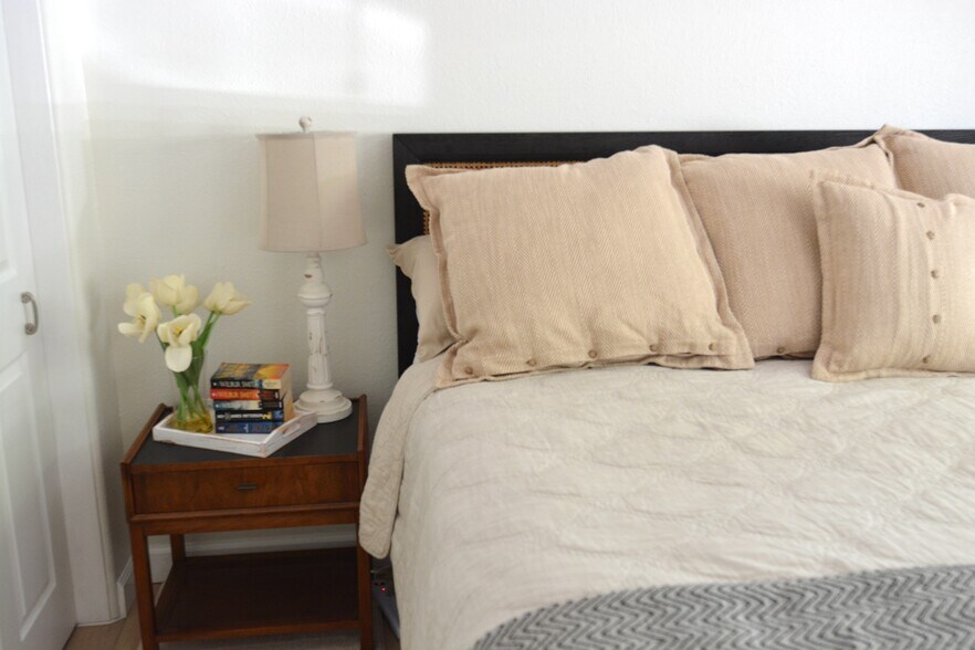 Master bedroom - 4815 3rd Ave NW