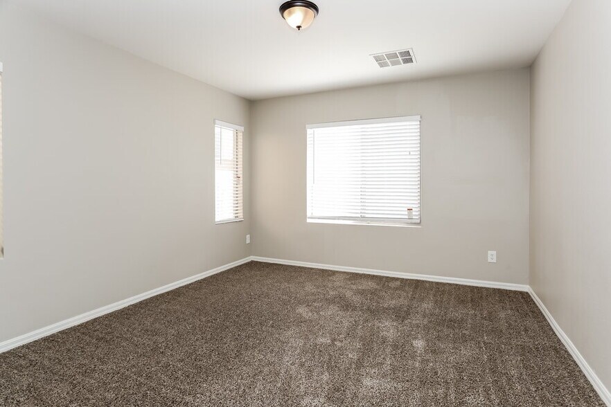 Building Photo - 5832 Magic Oak St