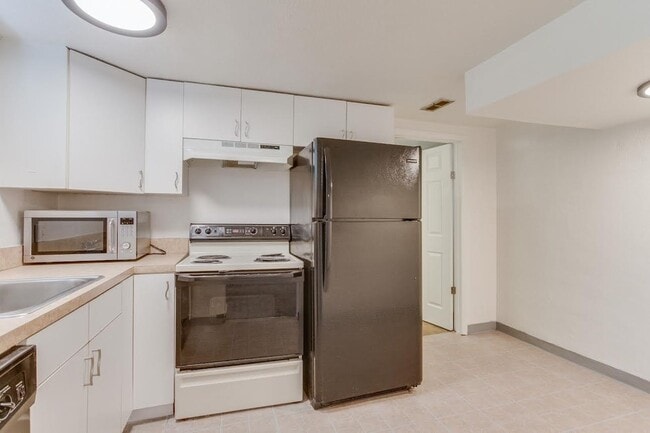 Building Photo - 3703 S Sherman St