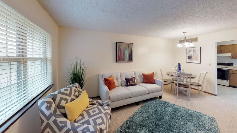 Building Photo - 811 Dondee Dr