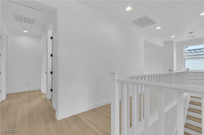 Building Photo - 10988 Wonder Hills St