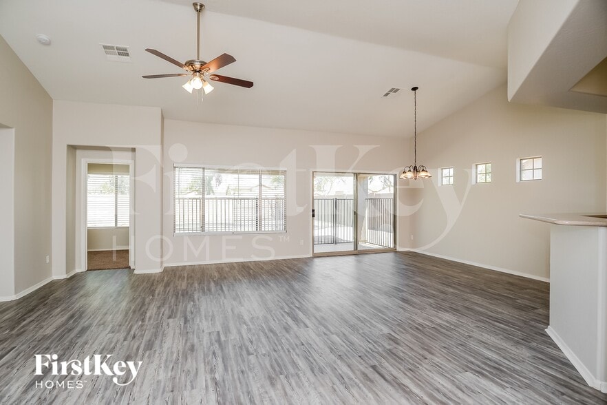 Building Photo - 2494 W Mericrest Way