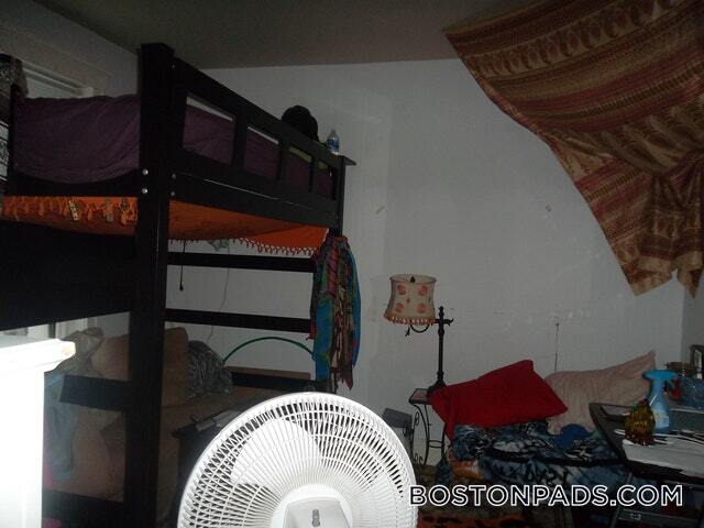 Building Photo - 137 Park Dr