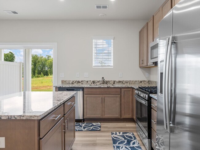 Building Photo - Modern Comfort Meets Southern Charm – New ...