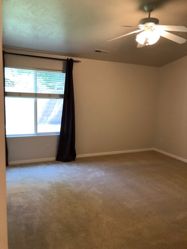 Owner's Bedroom (4) - 2349 S 240 W