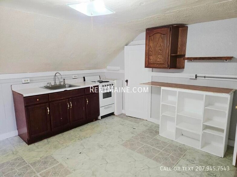 Primary Photo - 67 Cedar St