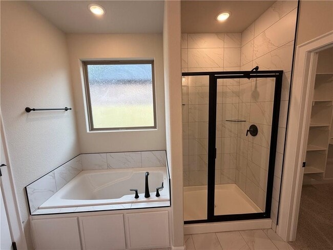 Building Photo - 1900 Farmer St