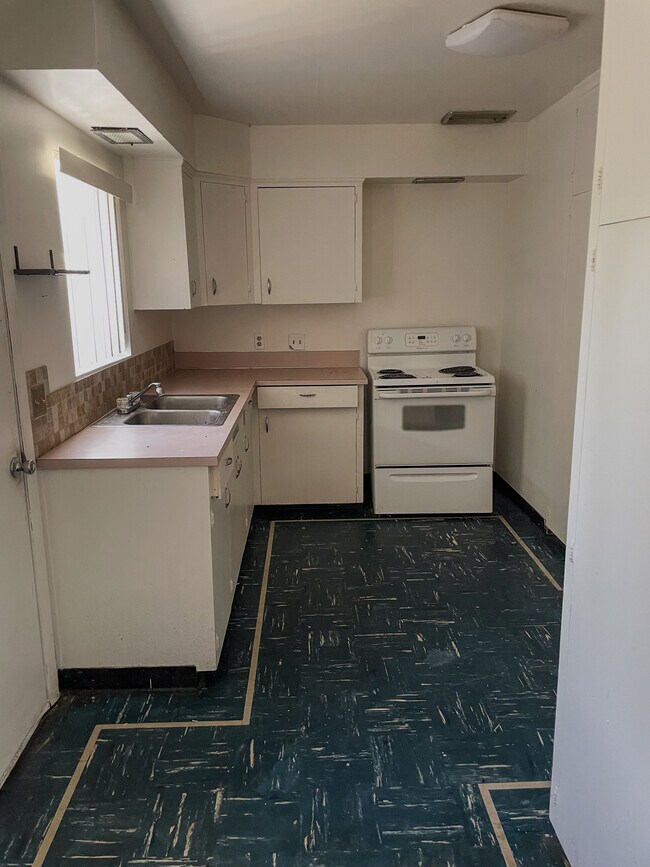 Building Photo - 18510 SE Blanton St