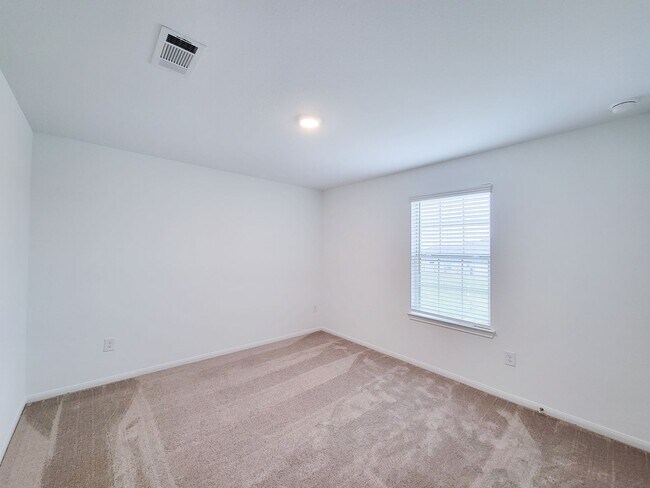 Building Photo - Beautiful brand-new construction with exceptional lake view in a new master planned community in ...