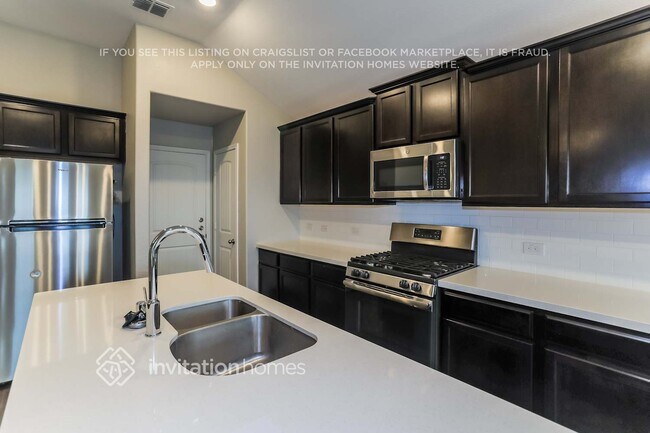 Building Photo - 441 Pollyann Trl