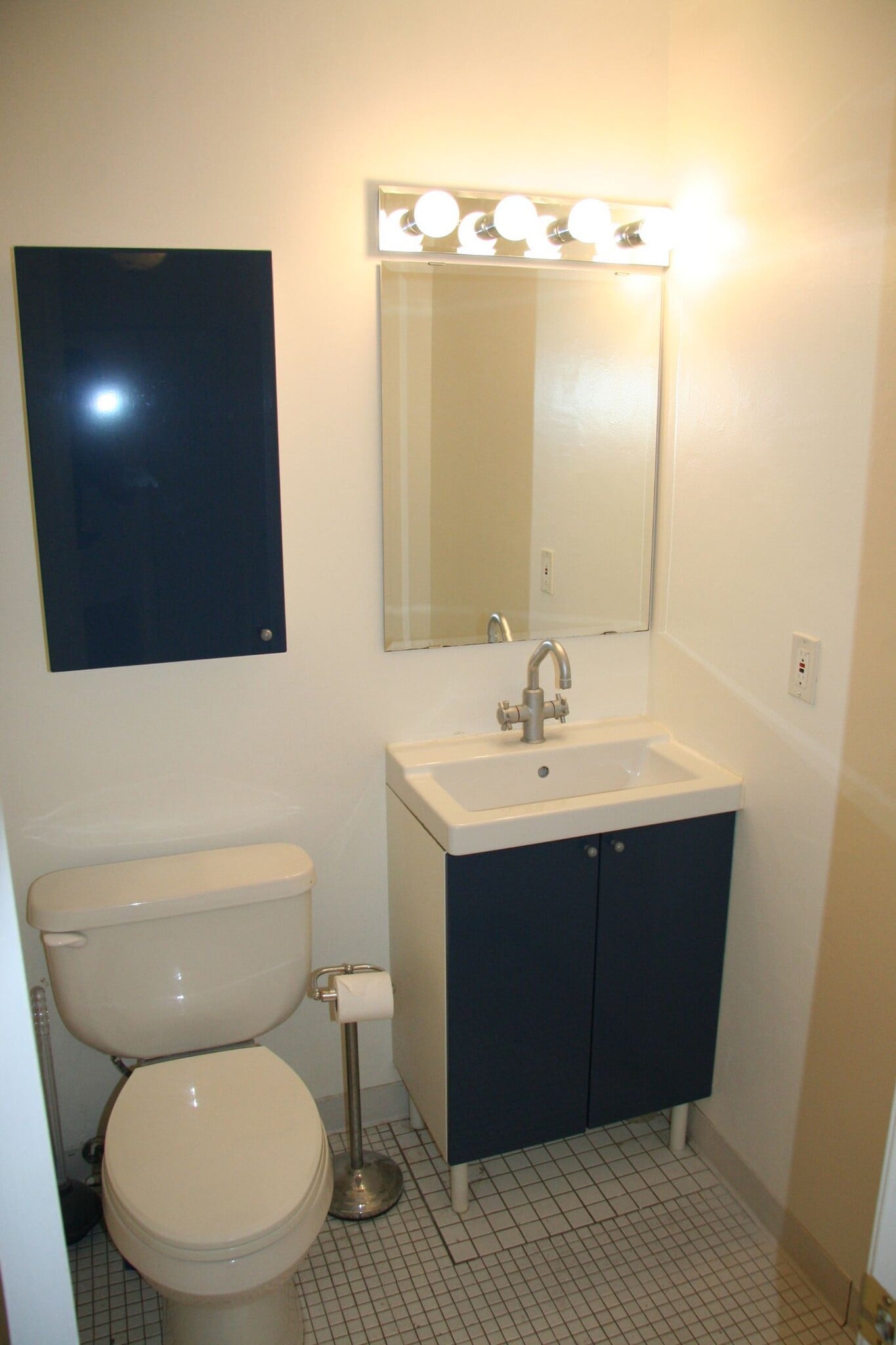 Bathroom - 11015 Lake Ave