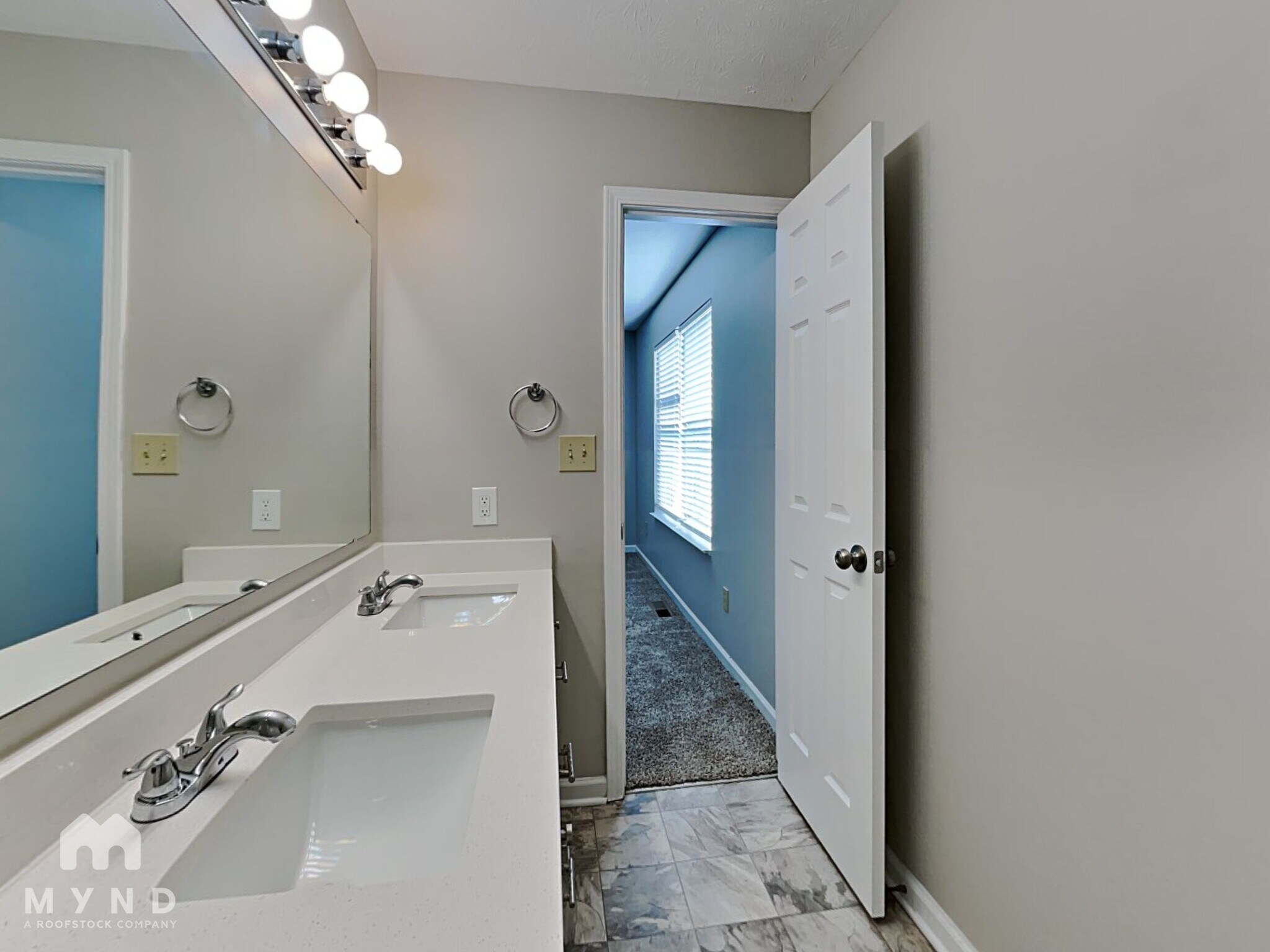 Building Photo - 2352 Rosewood Dr