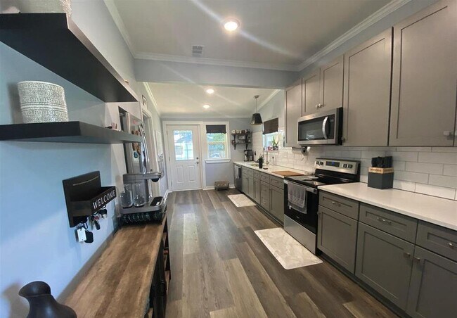 Building Photo - 1106 W Gregory St