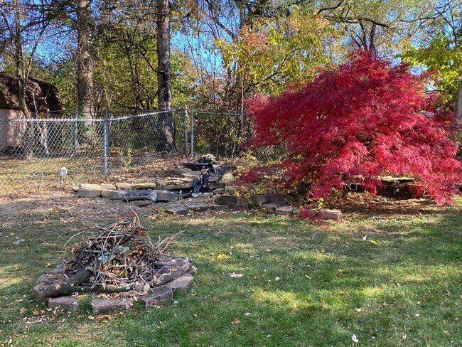 Building Photo - *Beautifully Updated & Charming 3BD/1BA Single-Family Home Available in West Mifflin*