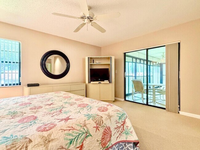 Building Photo - 10678 Ocean Palm Way