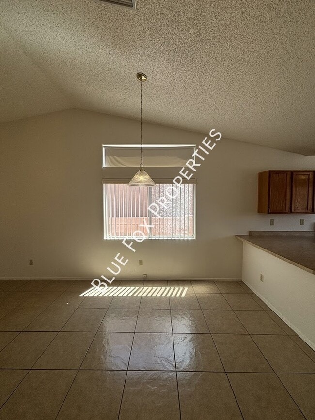 Building Photo - 3472 W Sky Ridge Loop