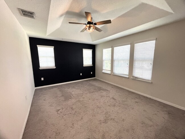 Building Photo - 677 Oak Lake Ln