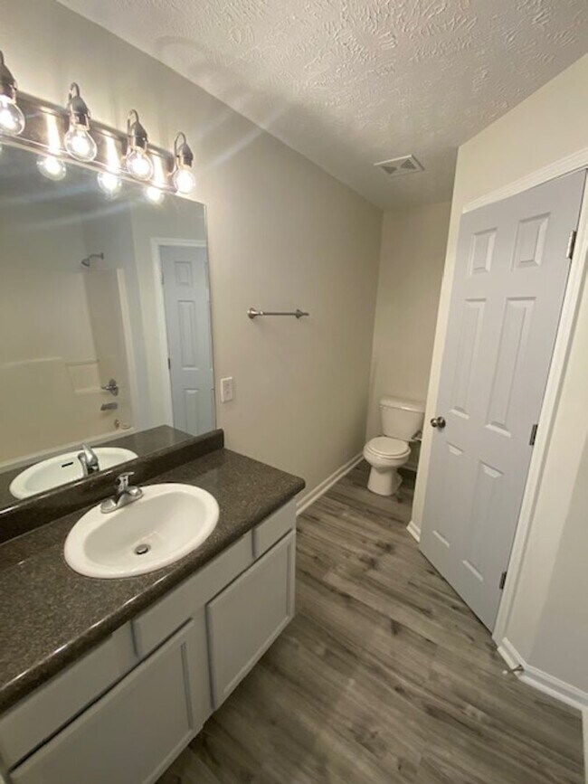Building Photo - 324 Stewarts Landing Cir