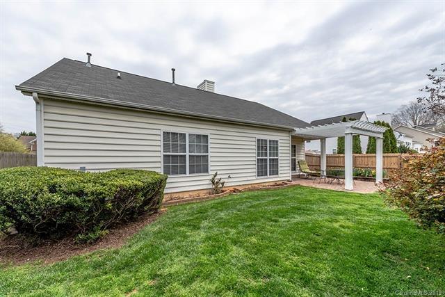 Building Photo - 6924 Lenhart Dr