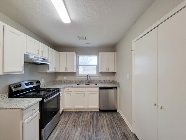Building Photo - 617 Avenue I