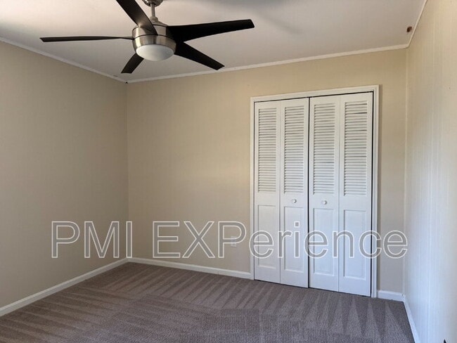 Building Photo - 13417 Queens Ln