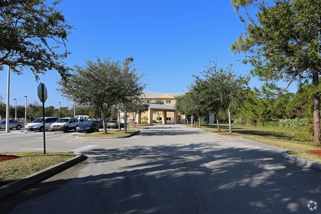 Building Photo - Villa Seton